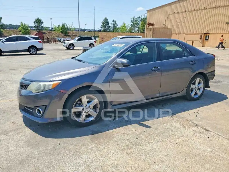 2013 Toyota CAMRY фото