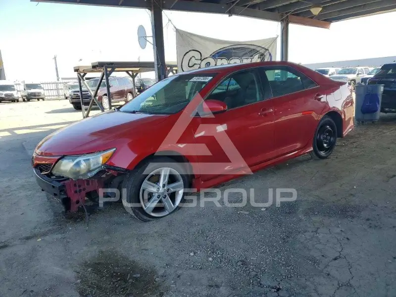 2013 Toyota CAMRY фото