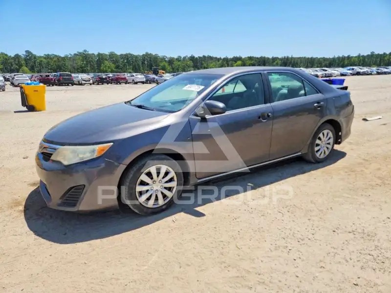 2013 Toyota CAMRY фото