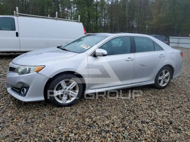 2013 Toyota CAMRY фото