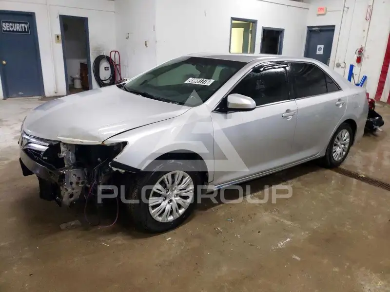 2013 Toyota CAMRY фото