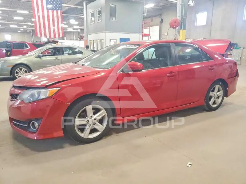 2013 Toyota CAMRY фото