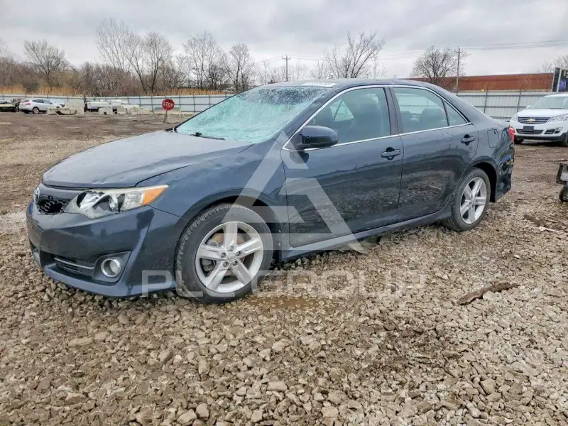 2013 Toyota CAMRY photo