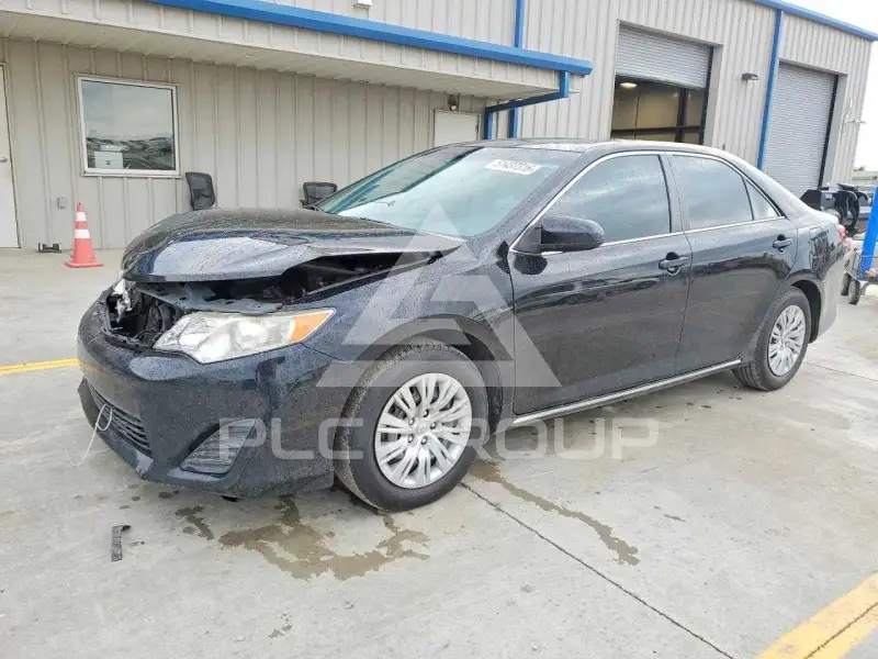 2013 Toyota CAMRY фото