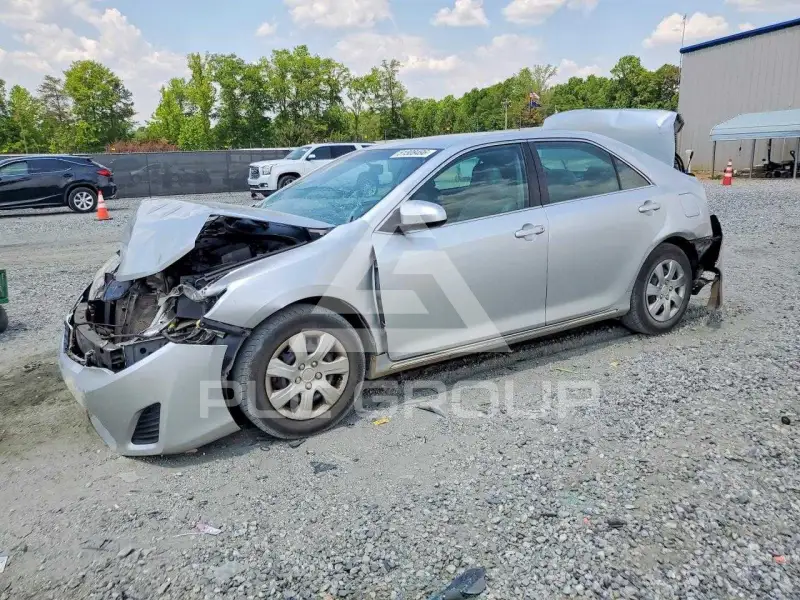 2013 Toyota CAMRY фото