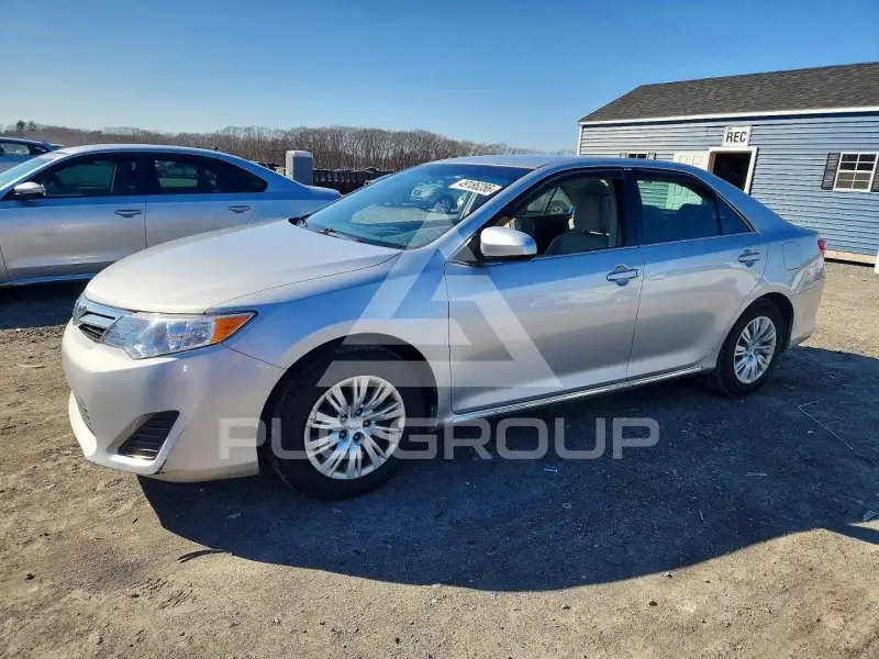 2013 Toyota CAMRY фото