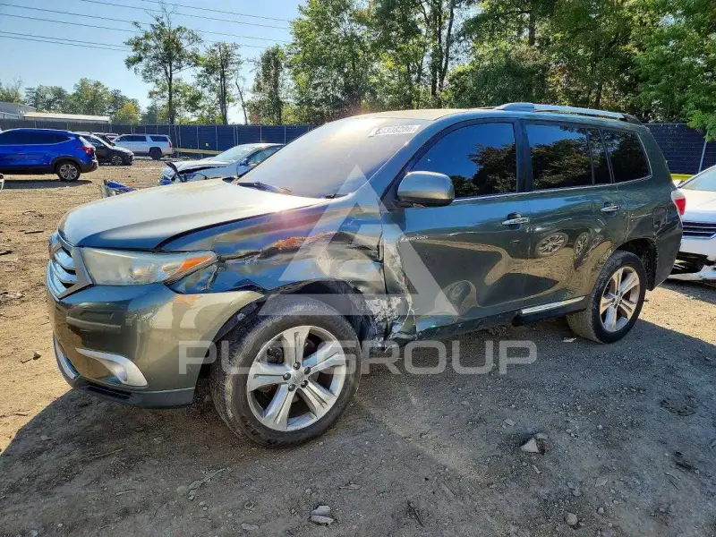 2013 Toyota Highlander фото