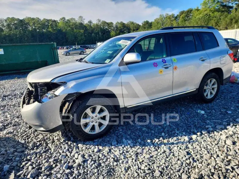 2013 Toyota Highlander photo