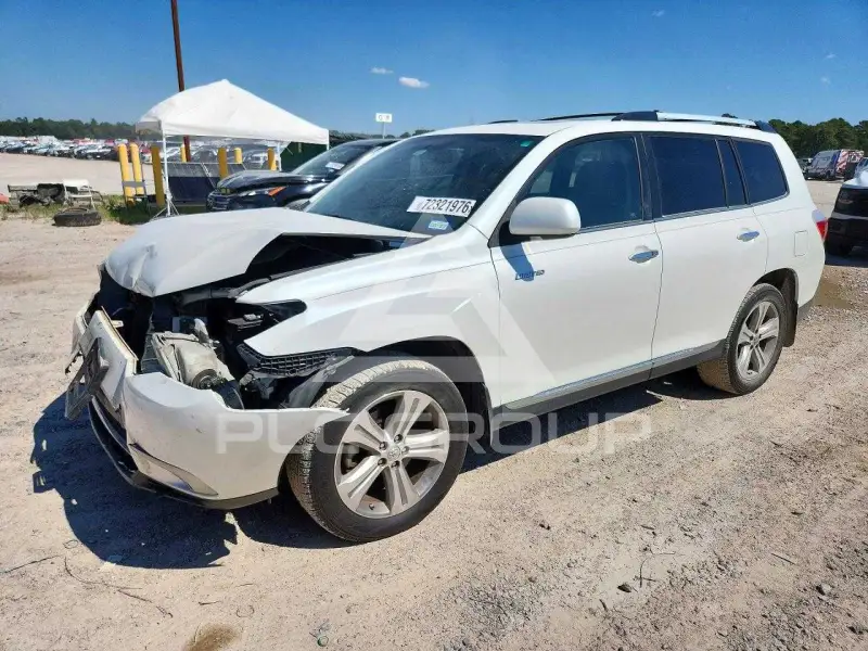 2013 Toyota Highlander photo
