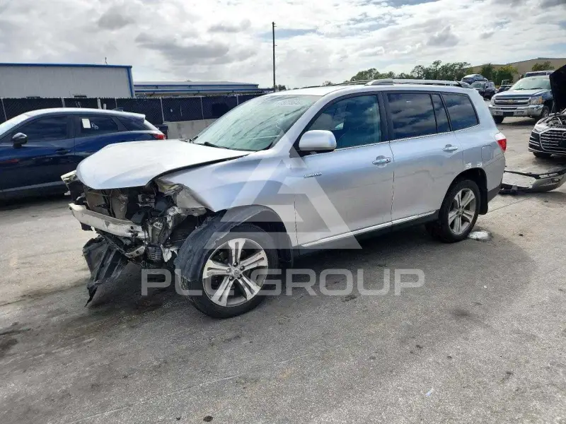 2013 Toyota Highlander фото