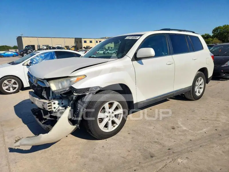 2013 Toyota Highlander фото