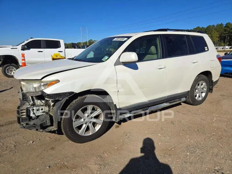 2013 Toyota Highlander фото