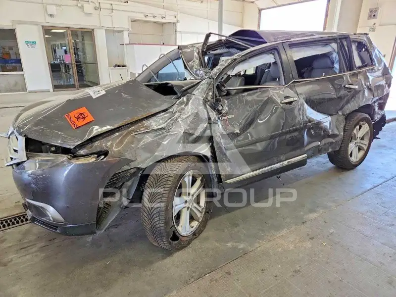 2013 Toyota Highlander фото