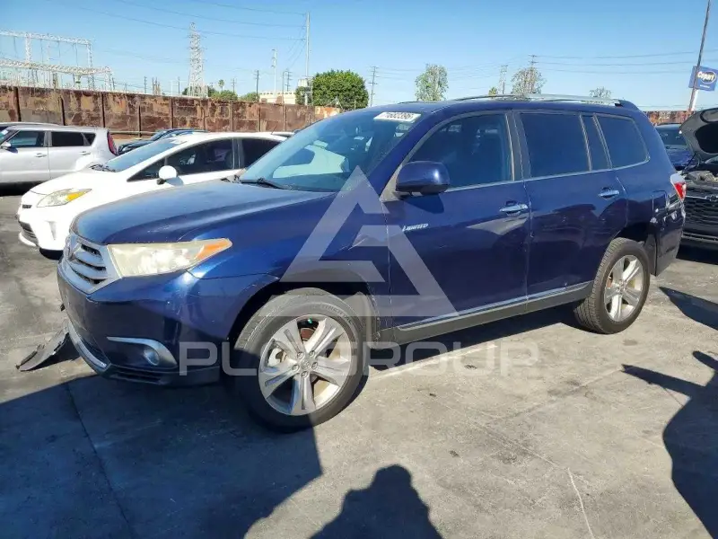 2013 Toyota Highlander фото