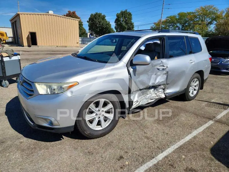 2013 Toyota Highlander фото
