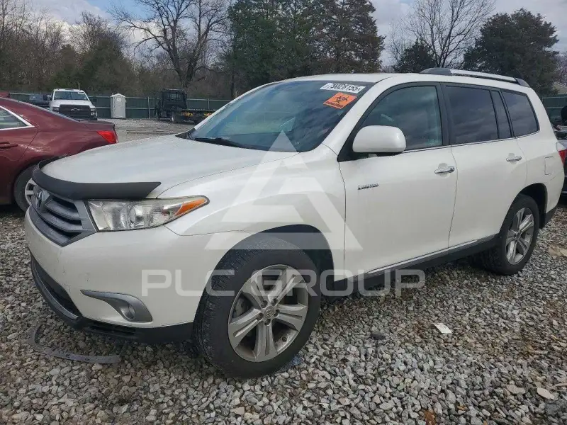 2013 Toyota Highlander фото