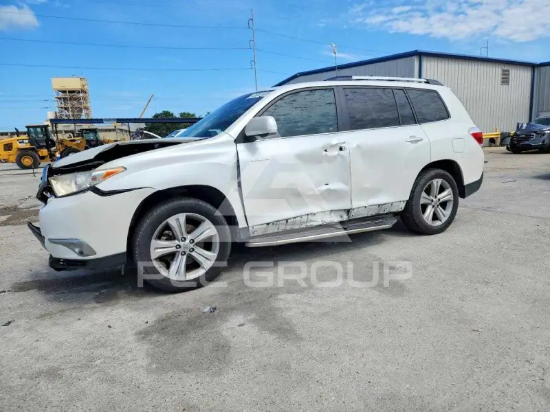 2013 Toyota Highlander фото