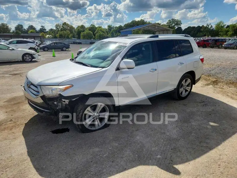 2013 Toyota Highlander photo