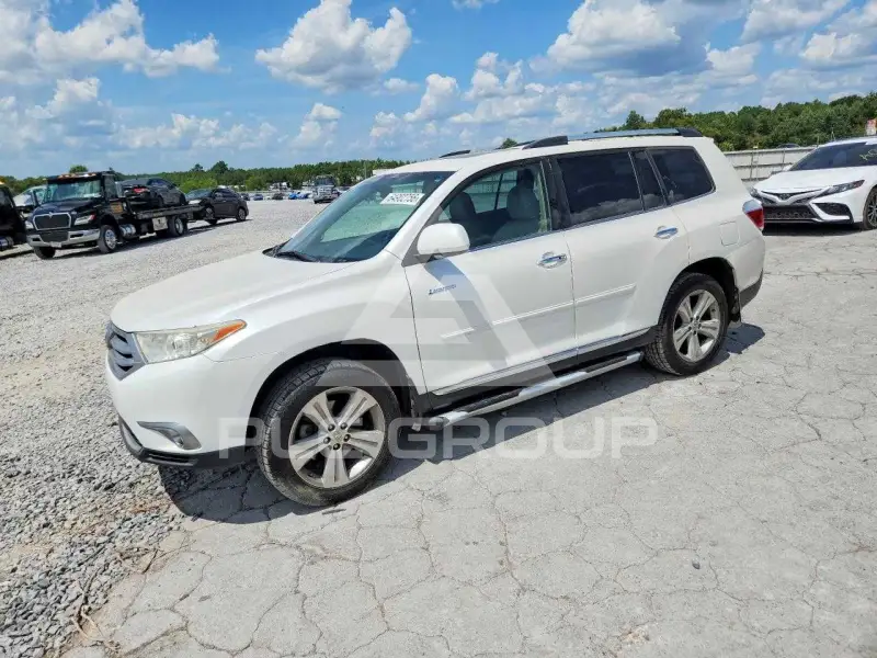 2013 Toyota Highlander photo