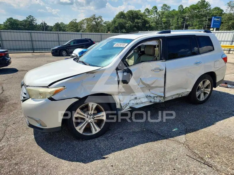 2013 Toyota Highlander фото