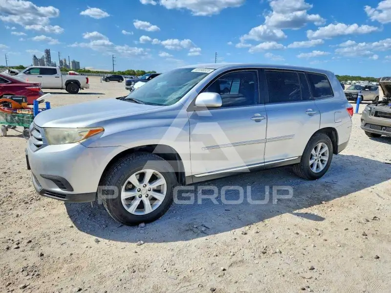 2013 Toyota Highlander фото