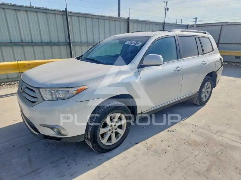 2013 Toyota Highlander фото