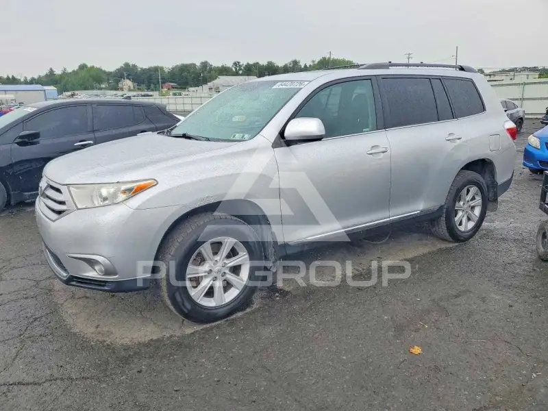 2013 Toyota Highlander photo