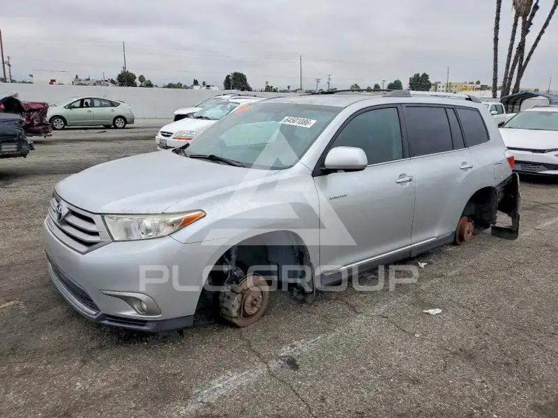 2013 Toyota Highlander photo