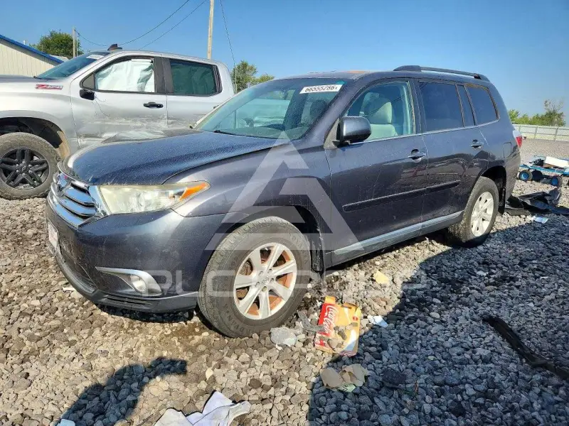 2013 Toyota Highlander фото
