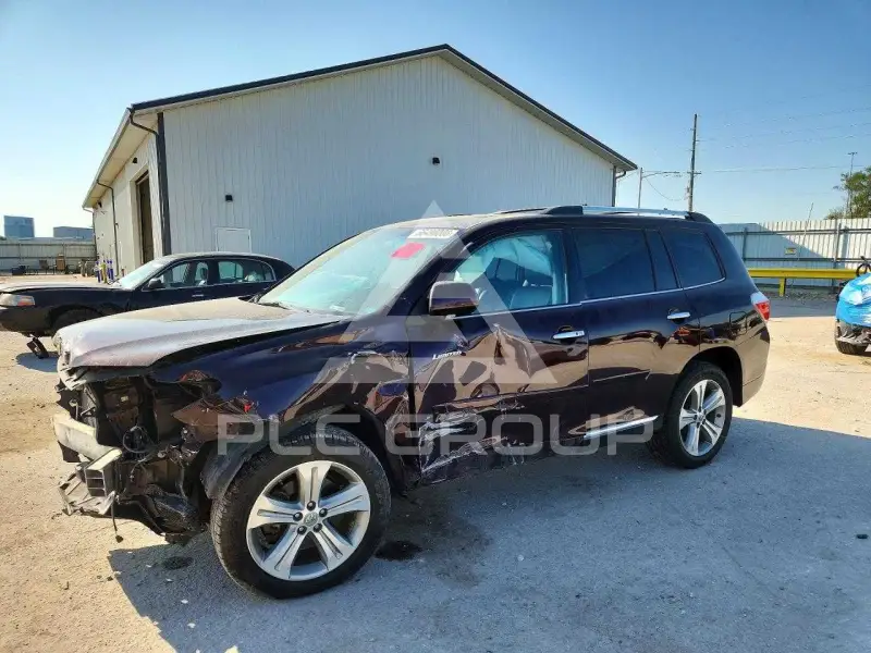 2013 Toyota Highlander фото