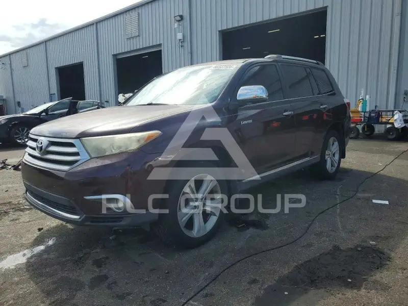 2013 Toyota Highlander photo