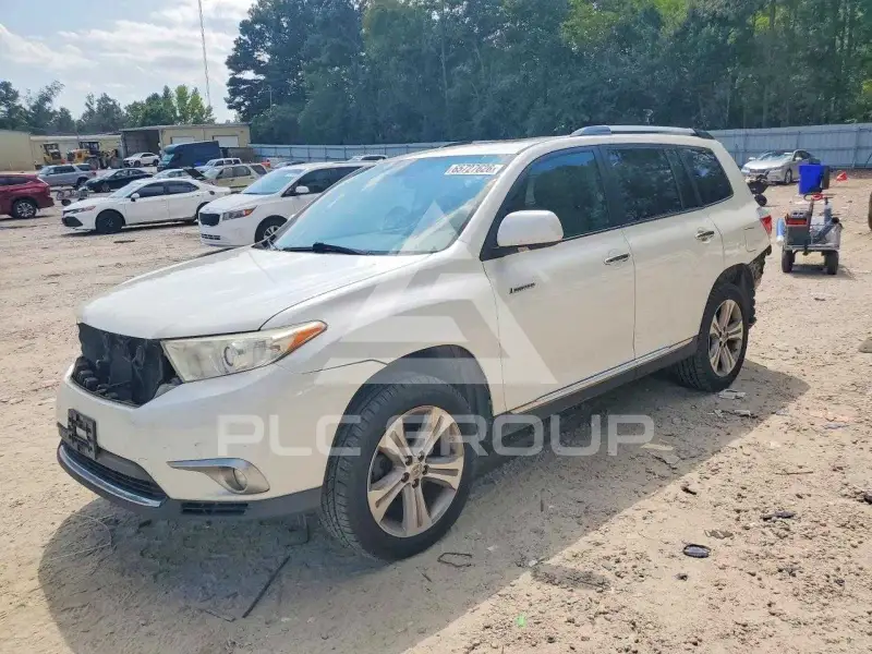 2013 Toyota Highlander фото