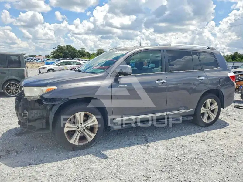 2013 Toyota Highlander фото