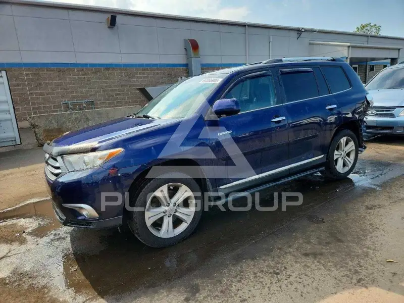 2013 Toyota Highlander фото