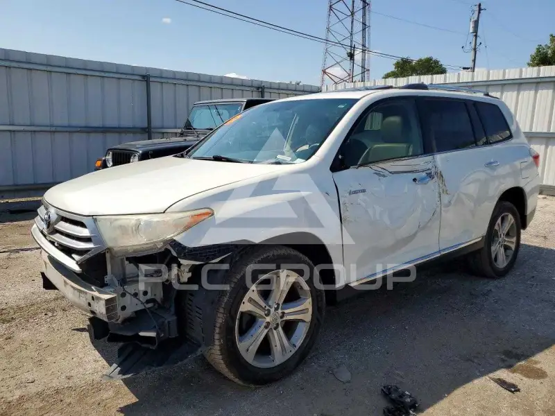 2013 Toyota Highlander фото