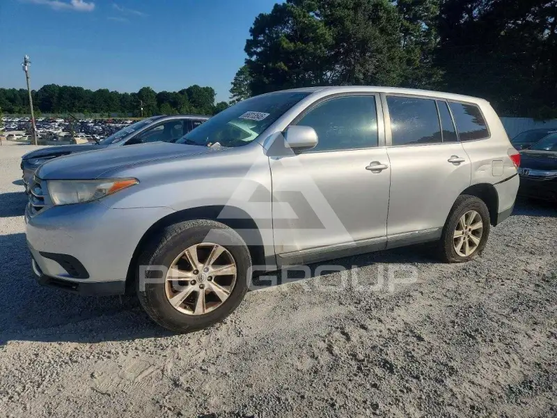 2013 Toyota Highlander photo