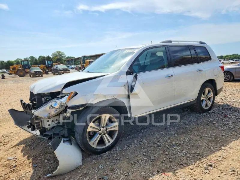 2013 Toyota Highlander фото