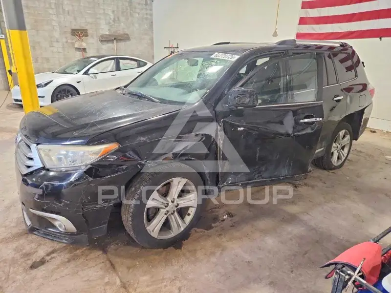 2013 Toyota Highlander фото