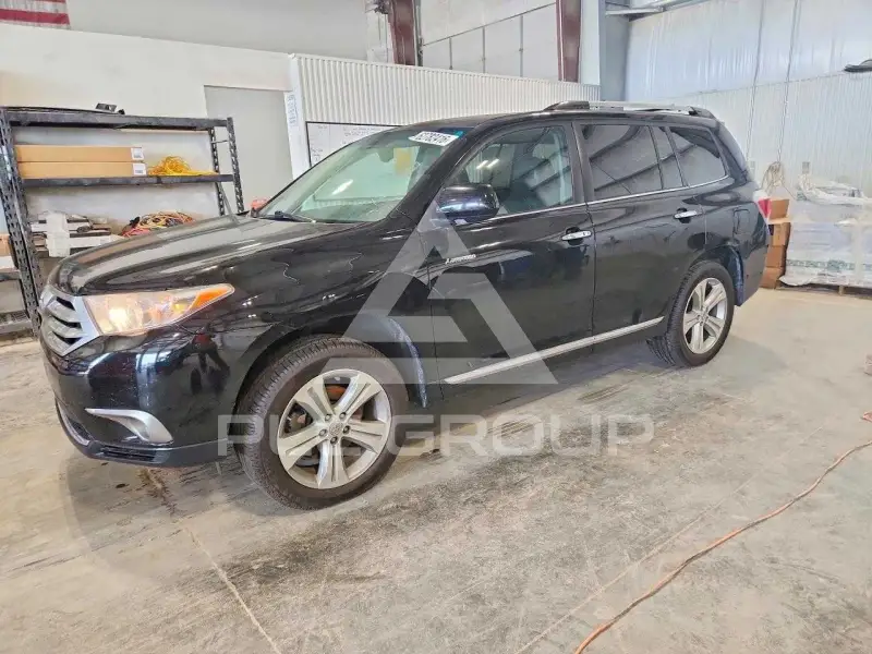 2013 Toyota Highlander фото