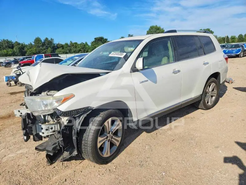2013 Toyota Highlander photo