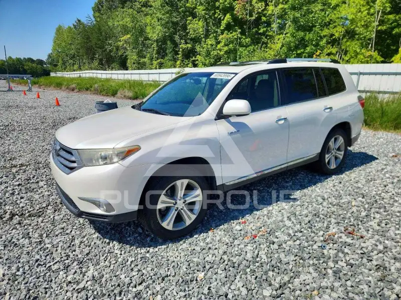 2013 Toyota Highlander фото