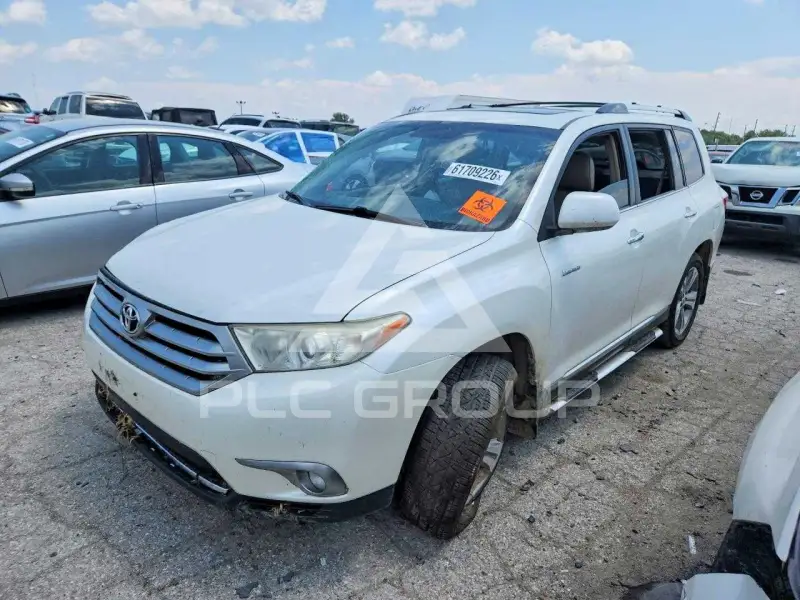 2013 Toyota Highlander фото