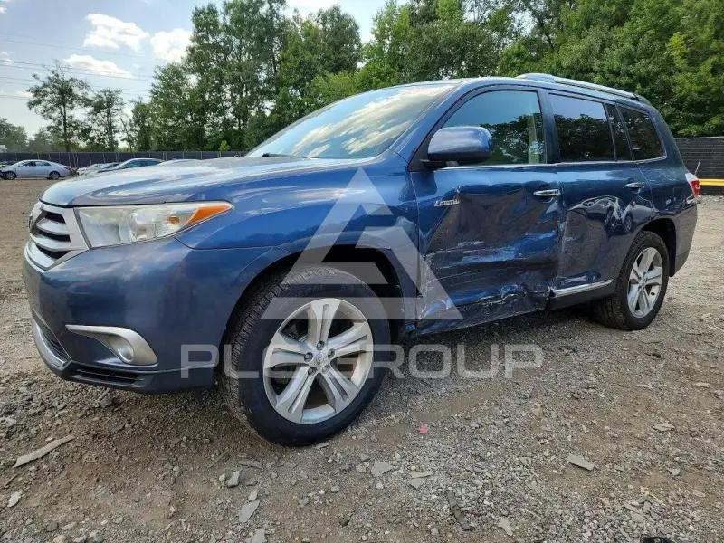 2013 Toyota Highlander фото