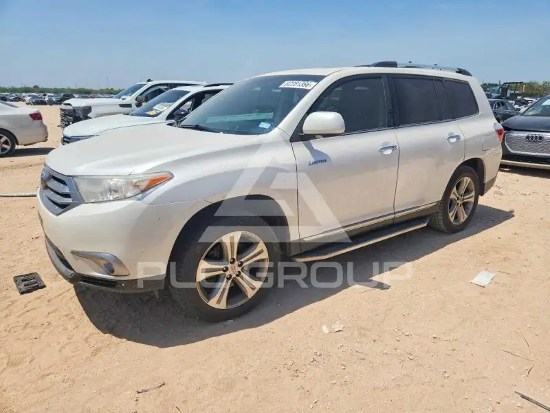 2013 Toyota Highlander photo
