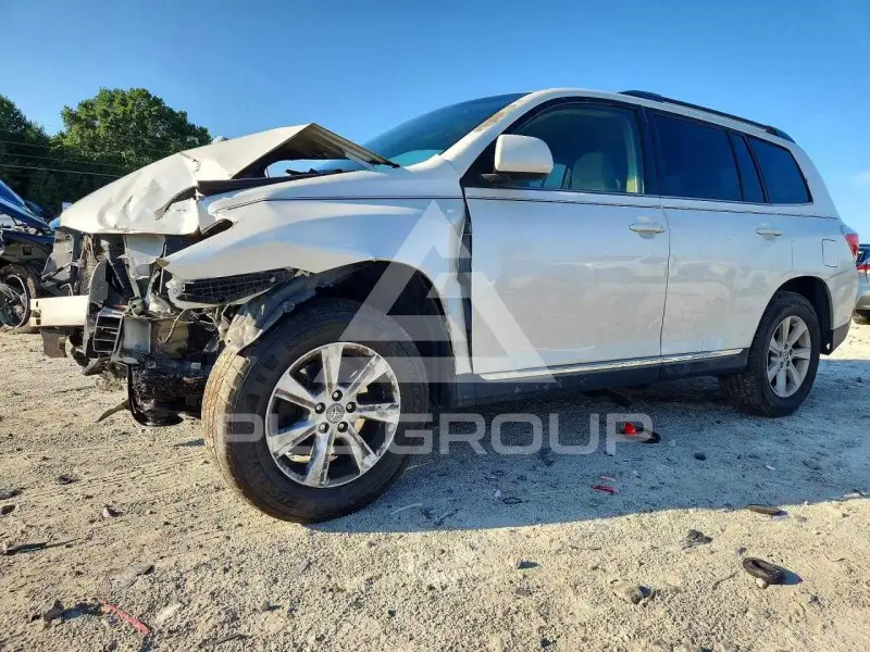 2013 Toyota Highlander photo