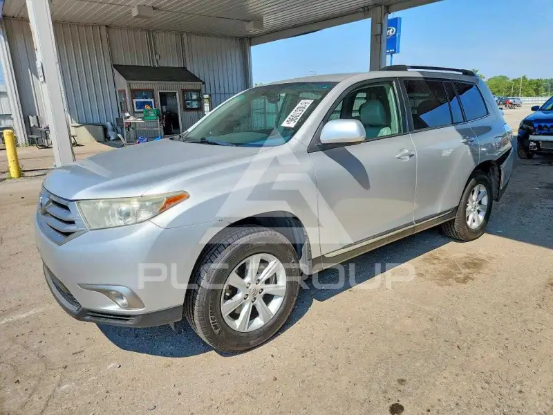 2013 Toyota Highlander фото