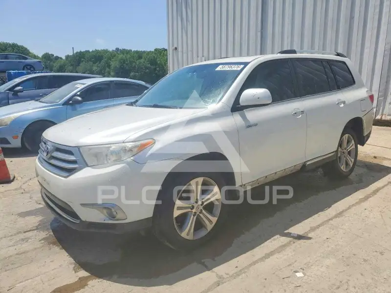 2013 Toyota Highlander фото