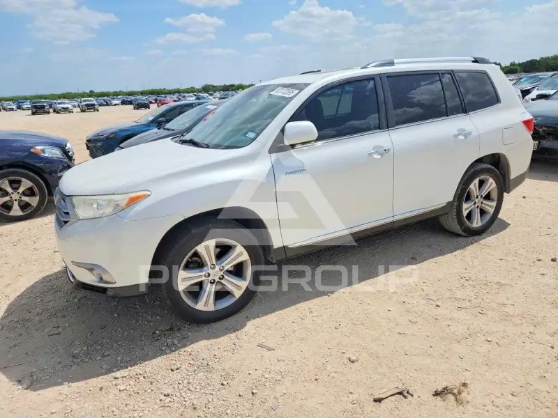 2013 Toyota Highlander фото