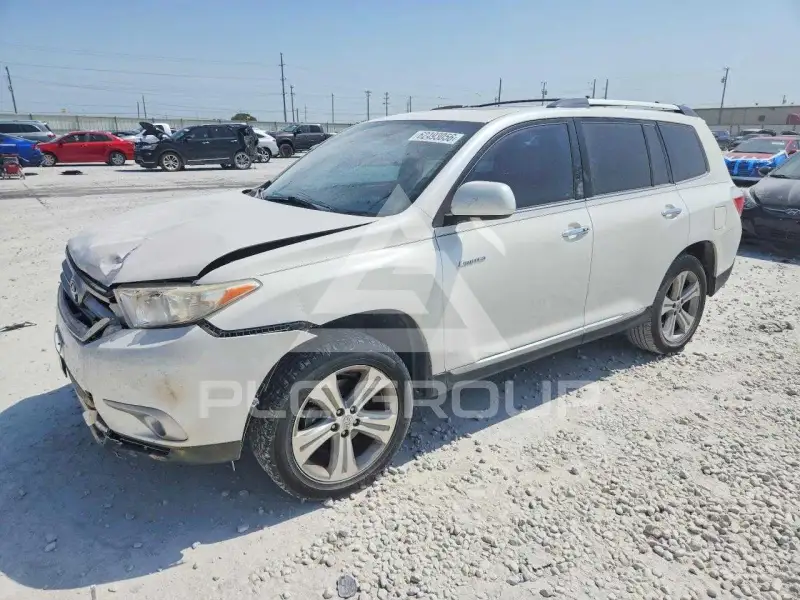 2013 Toyota Highlander photo