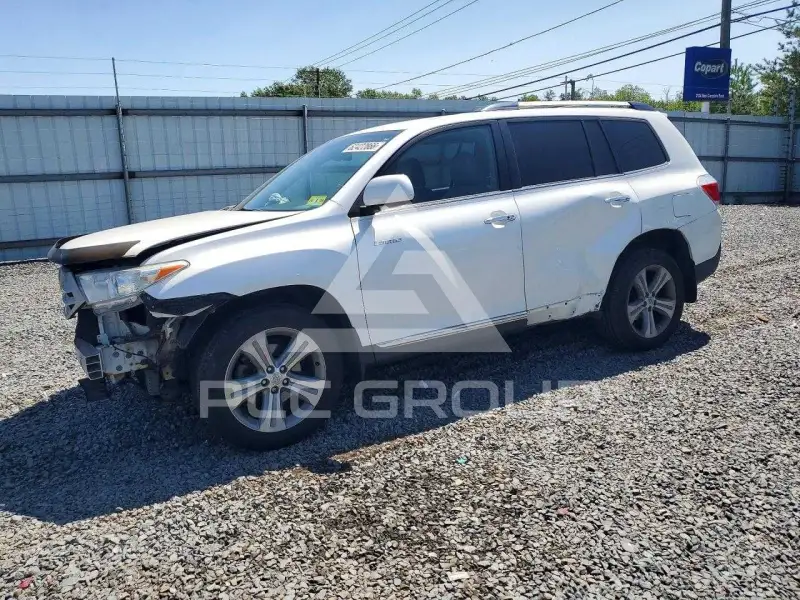 2013 Toyota Highlander фото